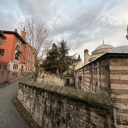 Nur Home Deniz Manzarali Istanboel Buitenkant foto
