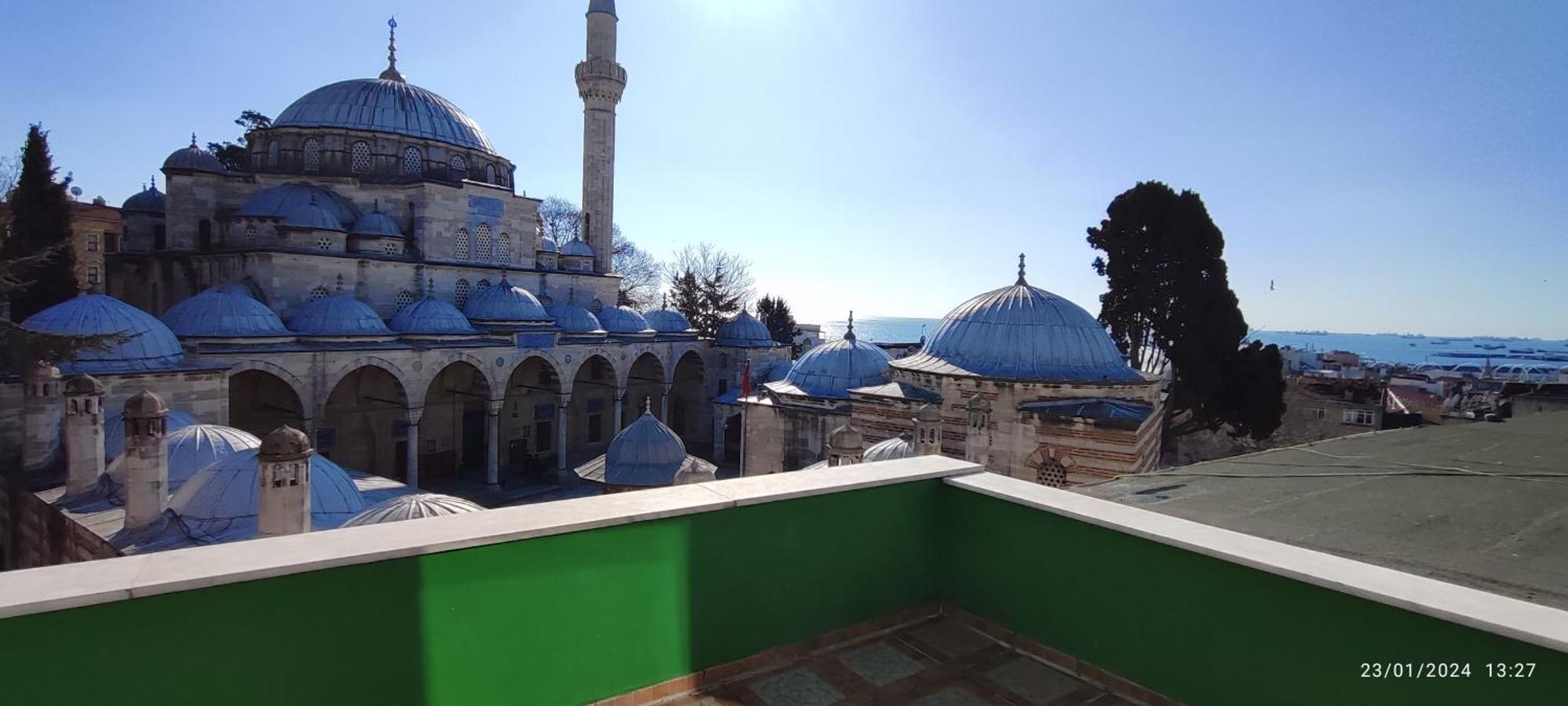 Nur Home Deniz Manzarali Istanboel Buitenkant foto