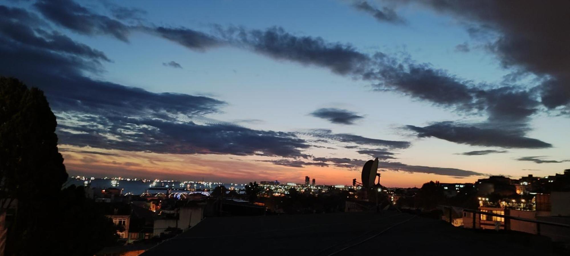 Nur Home Deniz Manzarali Istanboel Buitenkant foto