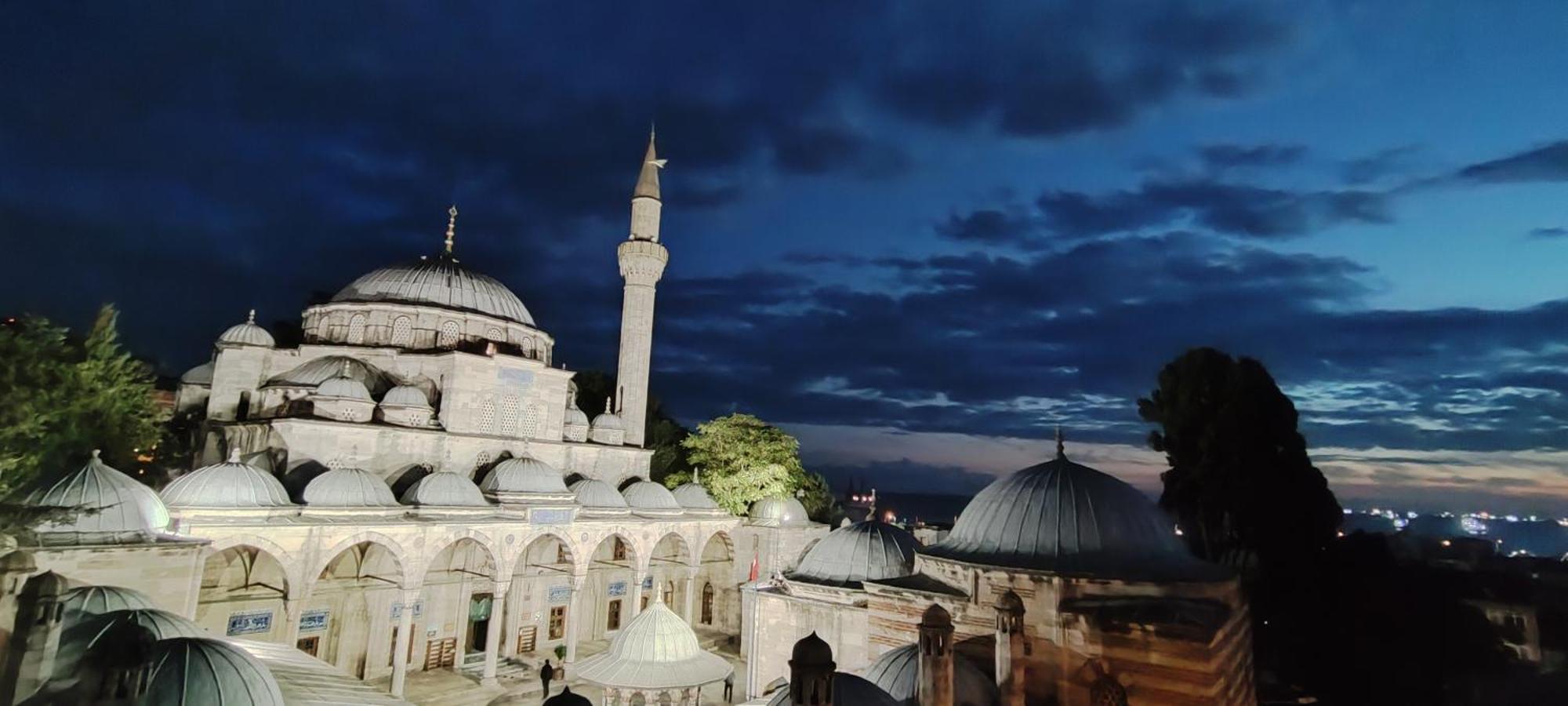 Nur Home Deniz Manzarali Istanboel Buitenkant foto