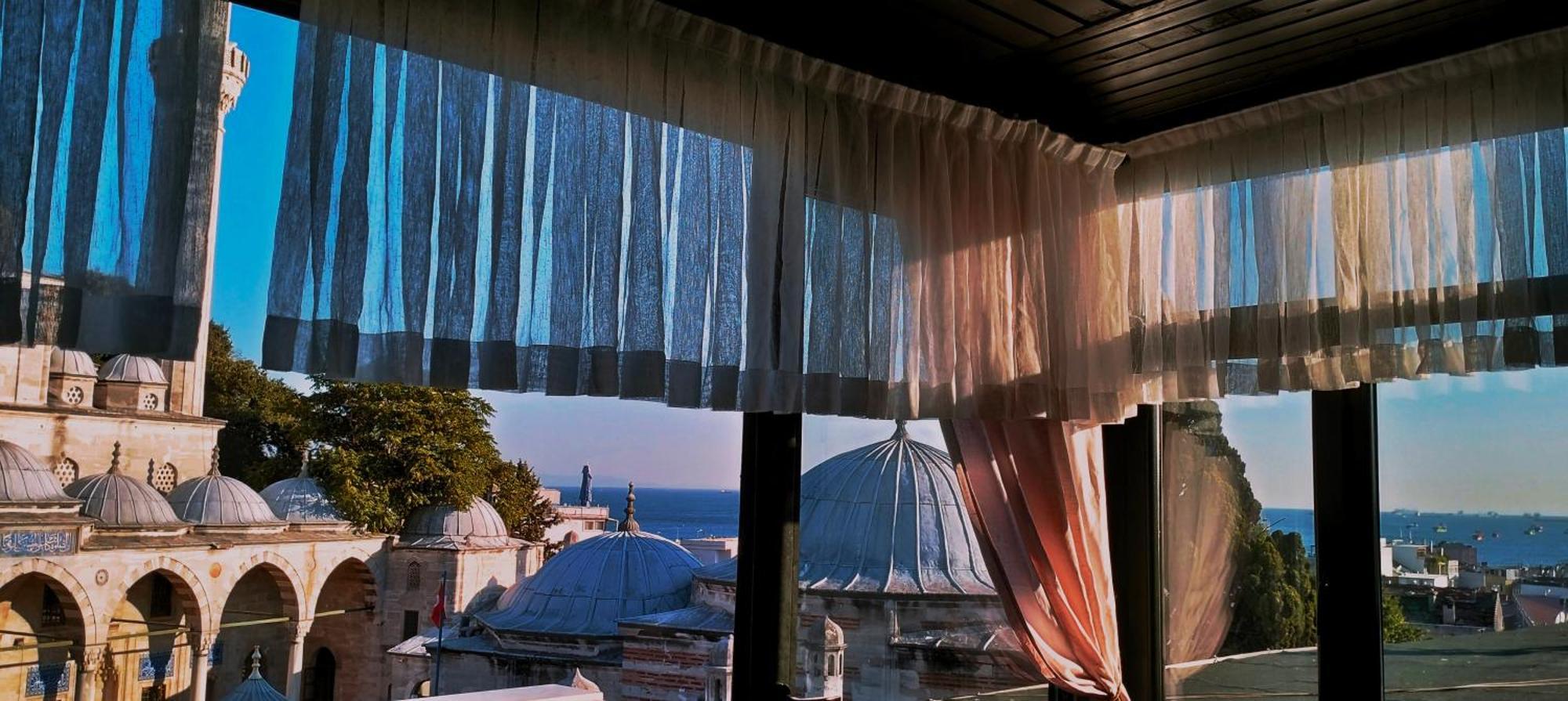 Nur Home Deniz Manzarali Istanboel Buitenkant foto