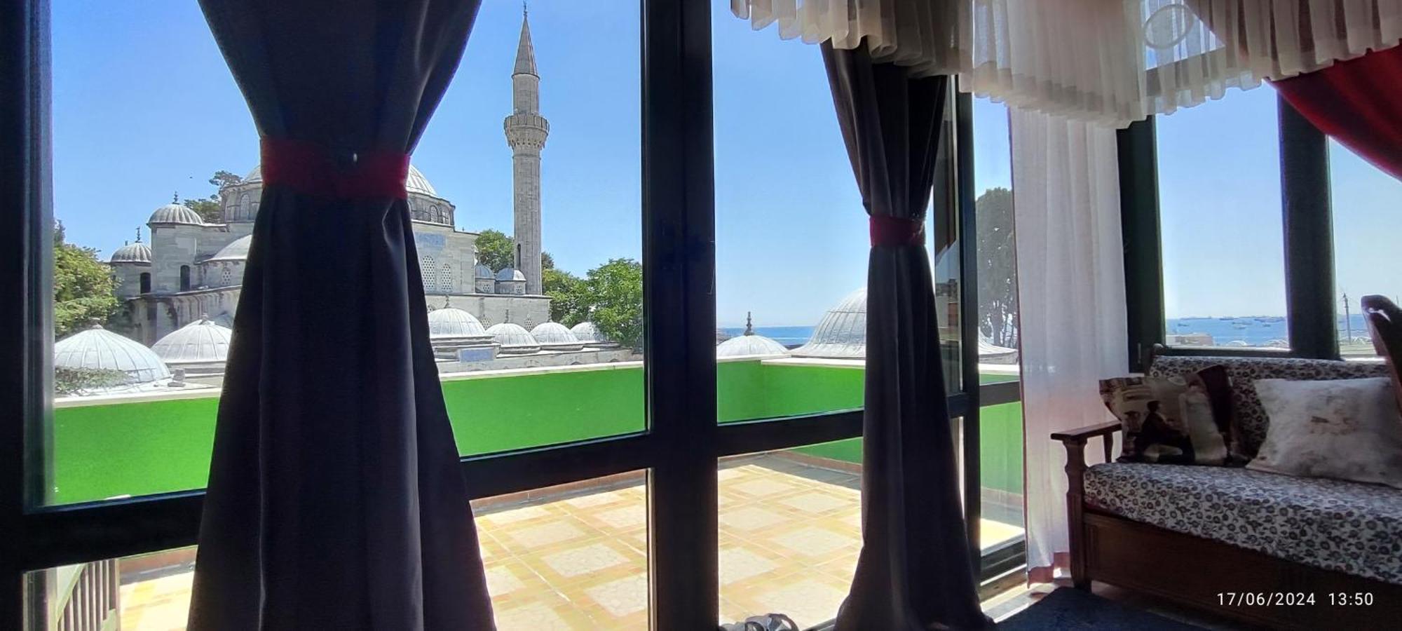 Nur Home Deniz Manzarali Istanboel Buitenkant foto